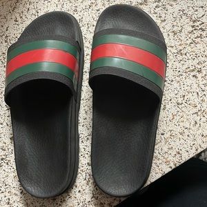 GUCCI SLIDES
